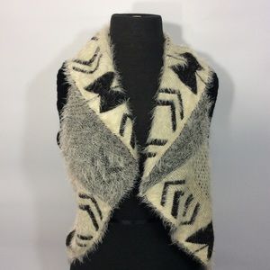 Trendology Small Vest Cream Black Geometric Print